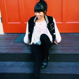 Meet your Posher, Laura ximena